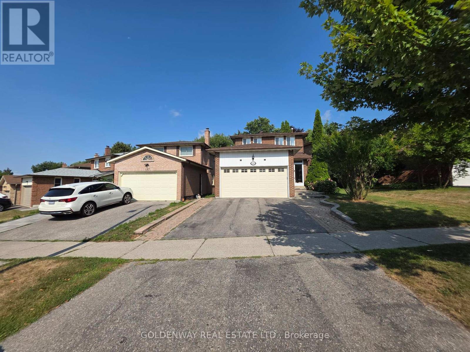 Photo 34 of 129 Major Buttons Drive, Markham ON