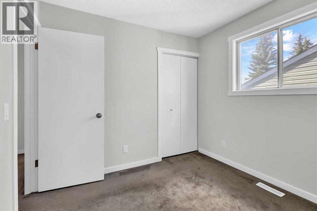 Single Family House 3 Level for Sale in  Shawinigan Drive SW Shawnessy Calgary 