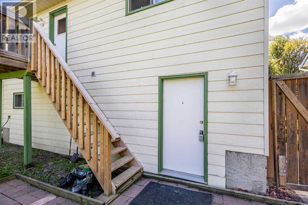 Single Family House 3 Level for Sale in  Shawinigan Drive SW Shawnessy Calgary 