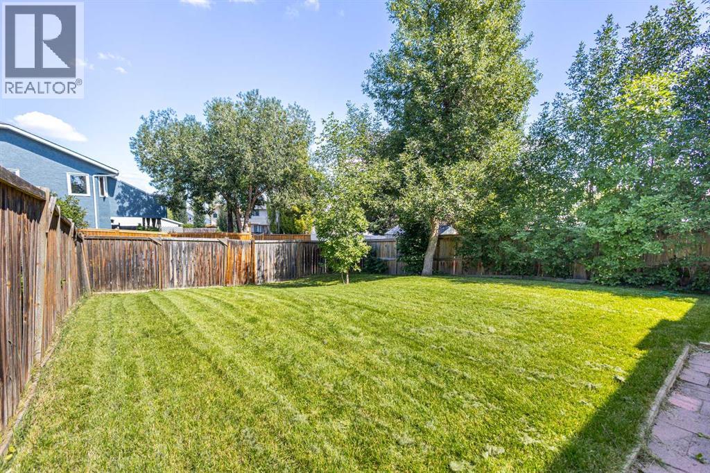 Single Family House 3 Level for Sale in  Shawinigan Drive SW Shawnessy Calgary 
