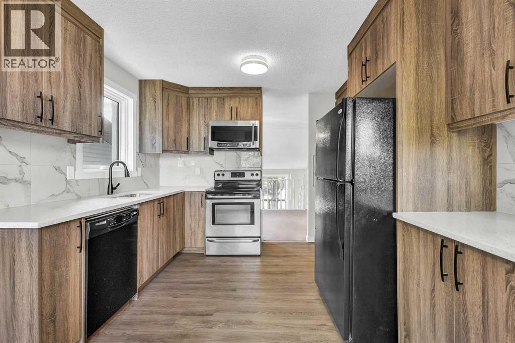 Single Family House 3 Level for Sale in  Shawinigan Drive SW Shawnessy Calgary 