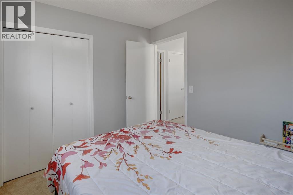Single Family House for Sale in  Rocky Vista Circle NW Rocky Ridge Calgary 