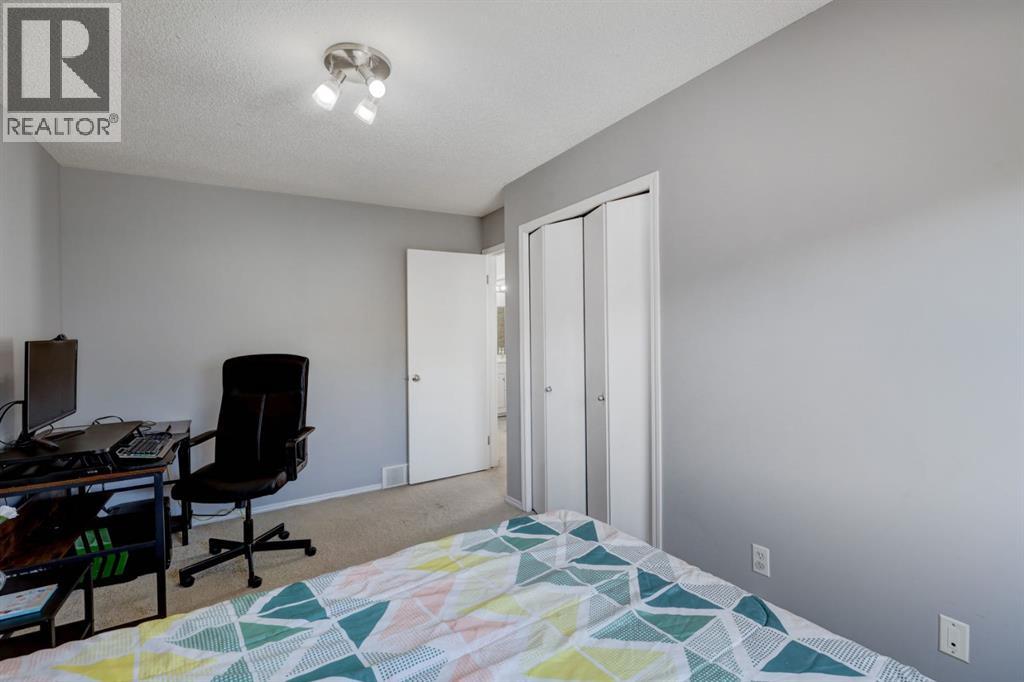Single Family House for Sale in  Rocky Vista Circle NW Rocky Ridge Calgary 