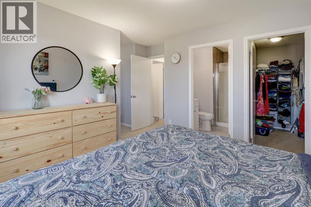 Single Family House for Sale in  Rocky Vista Circle NW Rocky Ridge Calgary 