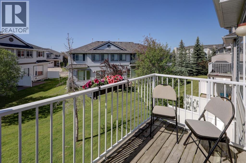 Single Family House for Sale in  Rocky Vista Circle NW Rocky Ridge Calgary 