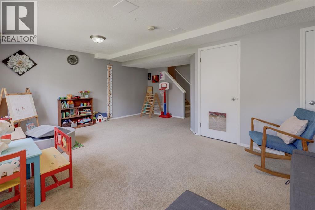 Single Family House for Sale in  Rocky Vista Circle NW Rocky Ridge Calgary 
