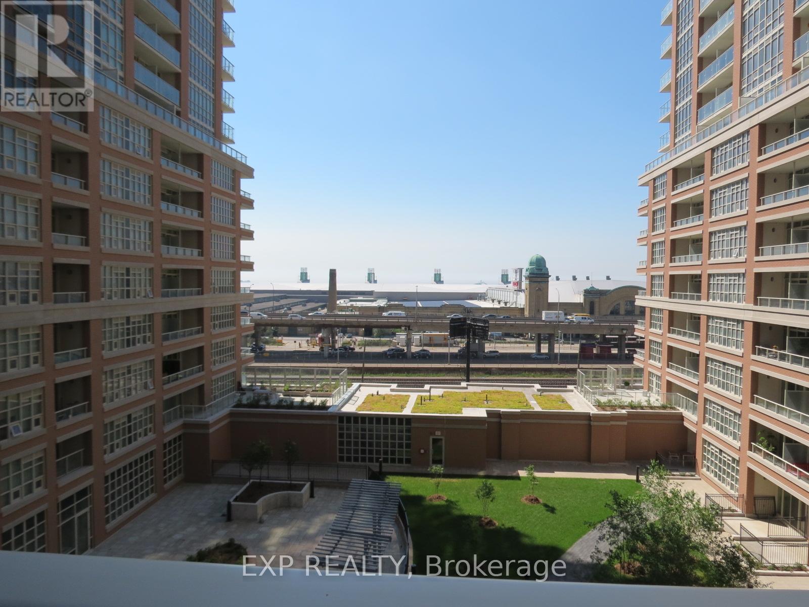 Photo 1 of 724 85 East Liberty Street, Toronto ON