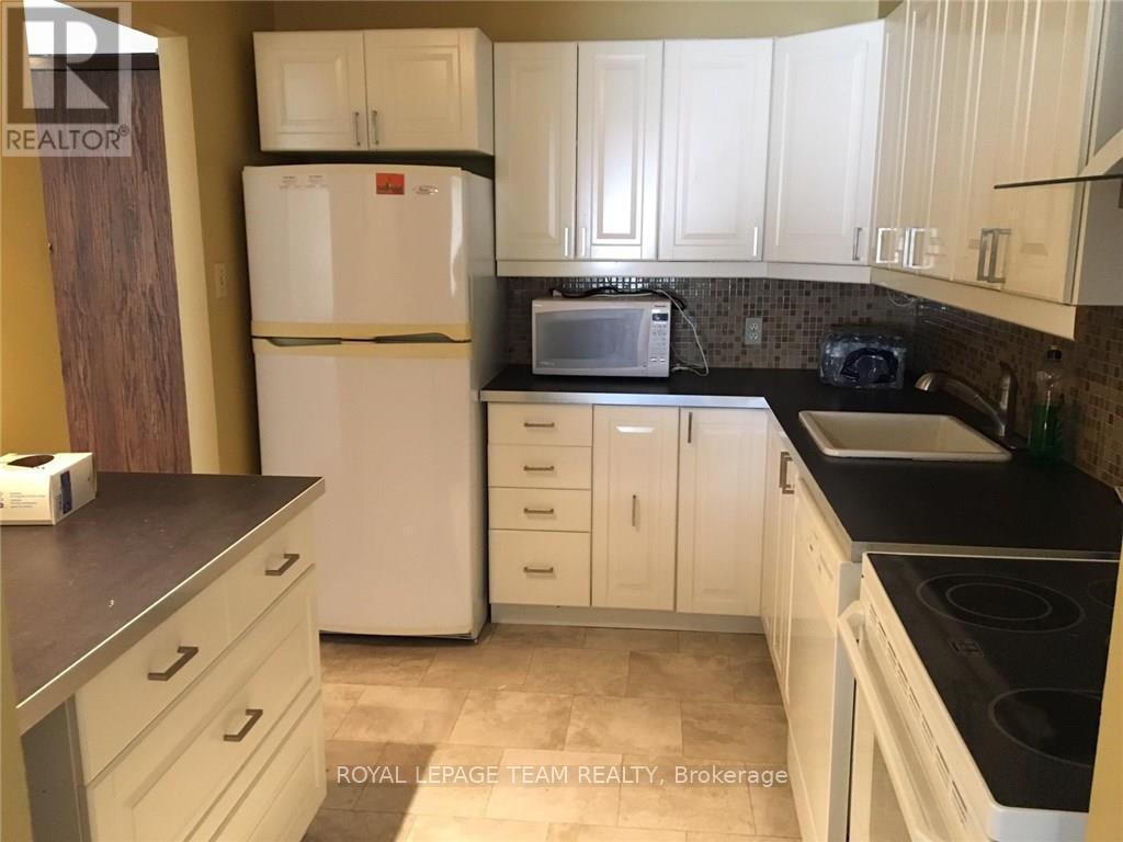 Photo 12 of 602 151 Bay Street, Ottawa ON