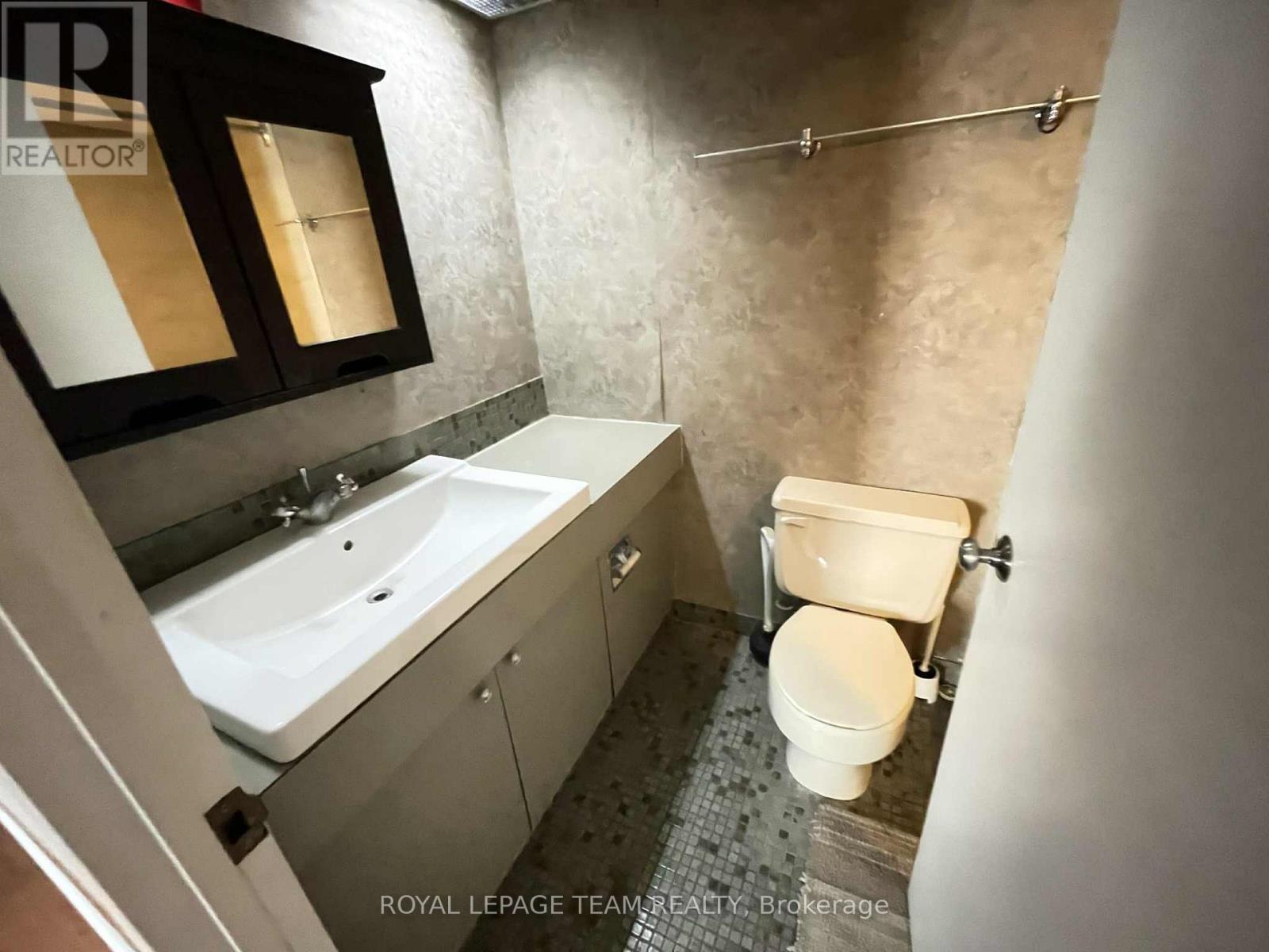 Photo 15 of 602 151 Bay Street, Ottawa ON