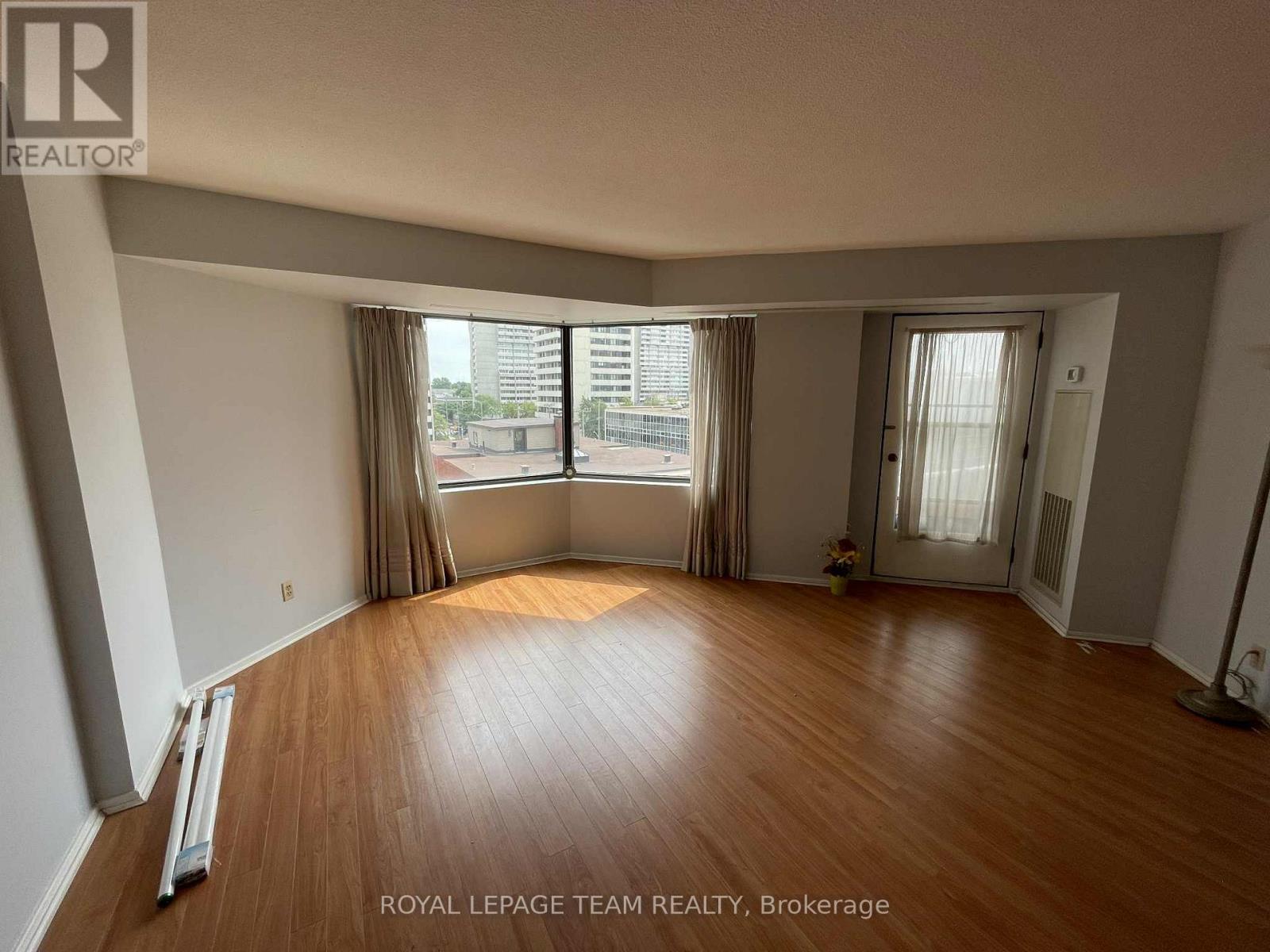 Photo 6 of 602 151 Bay Street, Ottawa ON