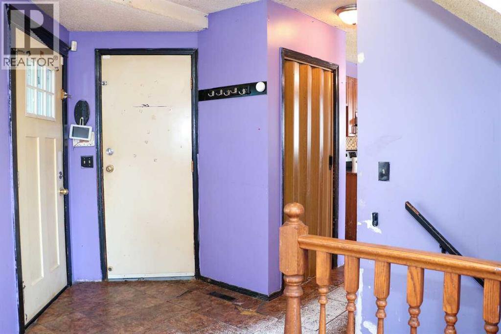 Single Family House for Sale in  Riverbend Drive SE Riverbend Calgary 