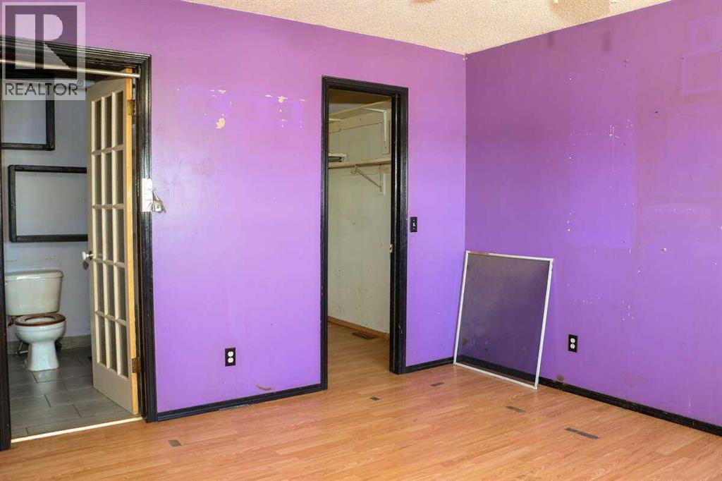 Single Family House for Sale in  Riverbend Drive SE Riverbend Calgary 