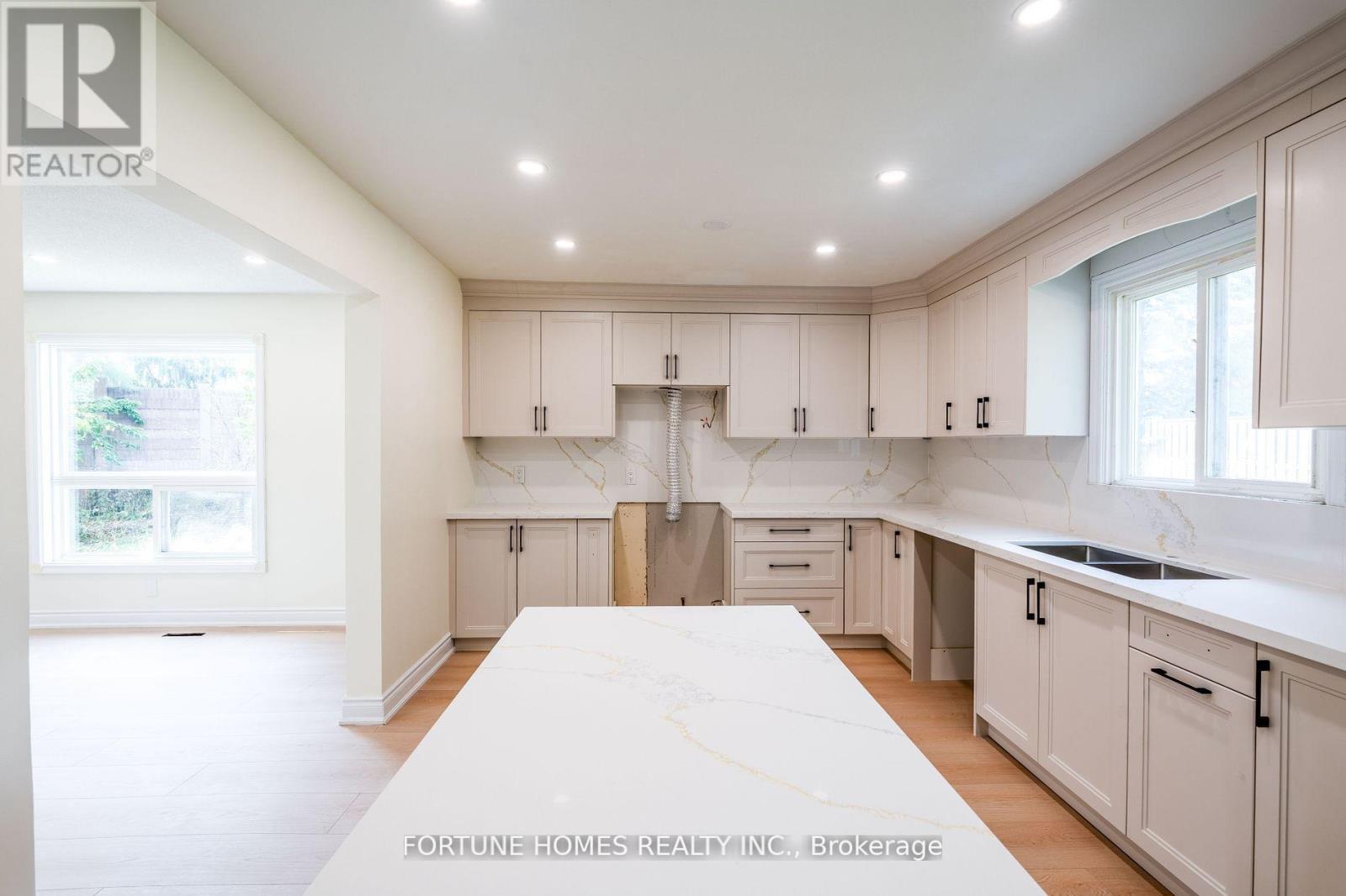 Single Family House for Sale in  NASMITH STREET Brampton (Westgate) 