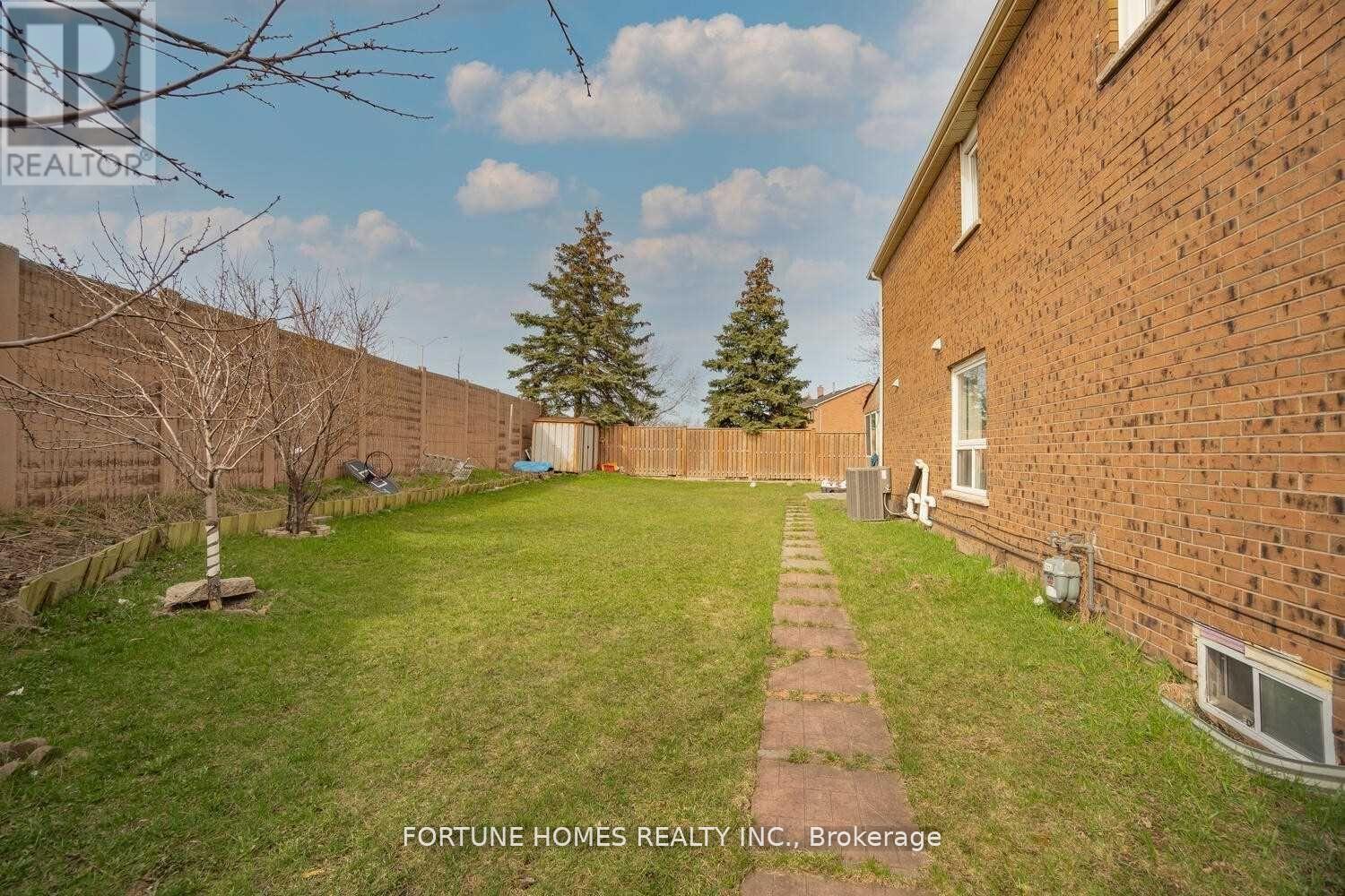 Single Family House for Sale in  NASMITH STREET Brampton (Westgate) 