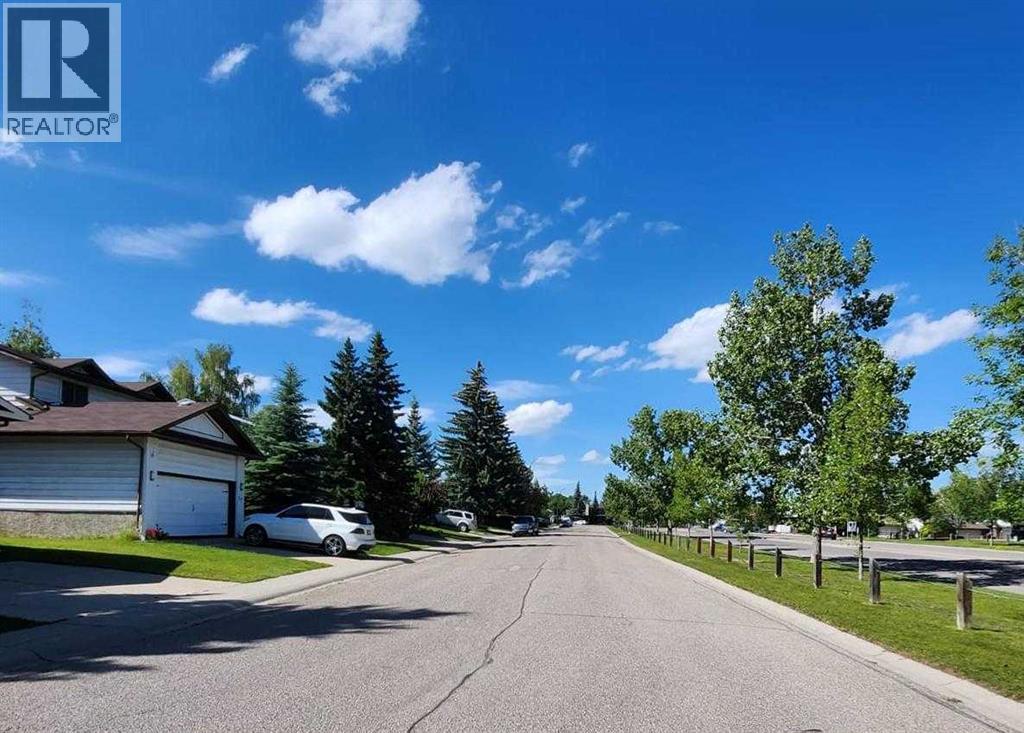 Photo 45 of 59 Woodmont Way Sw, Calgary AB