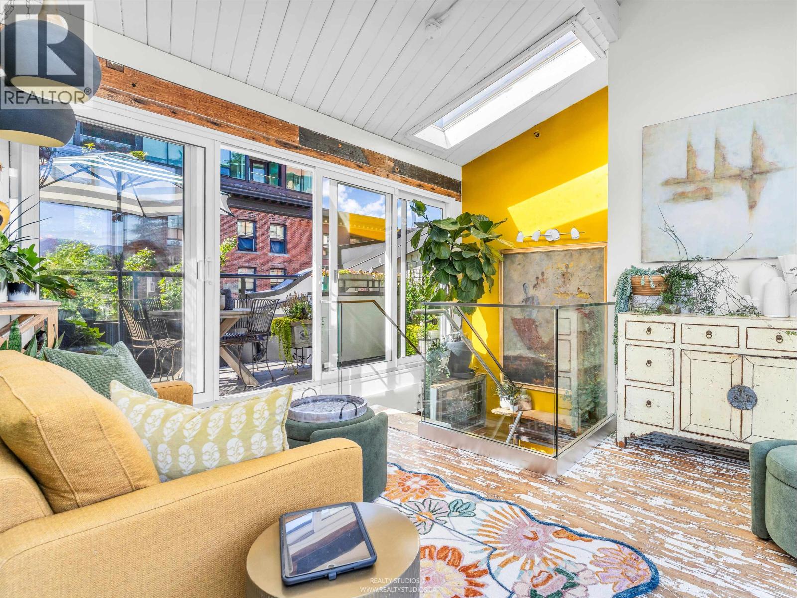 Photo 8 of 83 Alexander Street, Vancouver BC