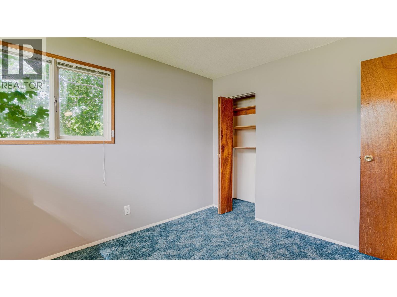 2560 Colony Street, Armstrong