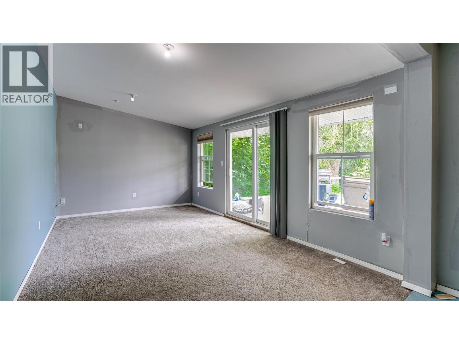 2560 Colony Street, Armstrong