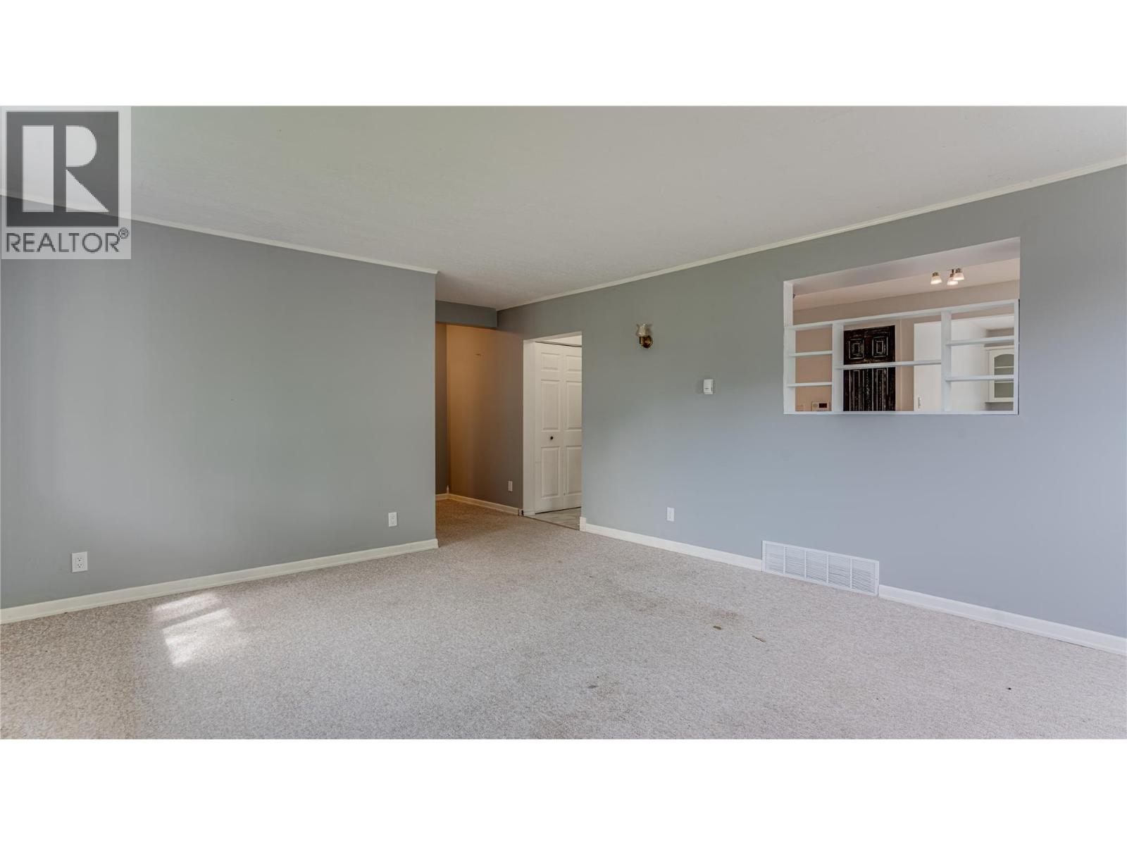 2560 Colony Street, Armstrong