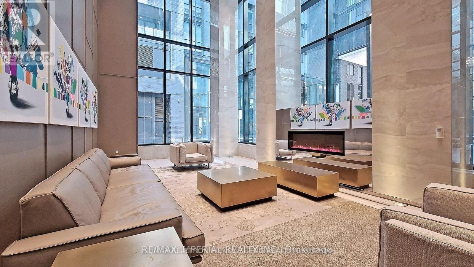Photo 4 of 3510 125 Blue Jays Way, Toronto ON