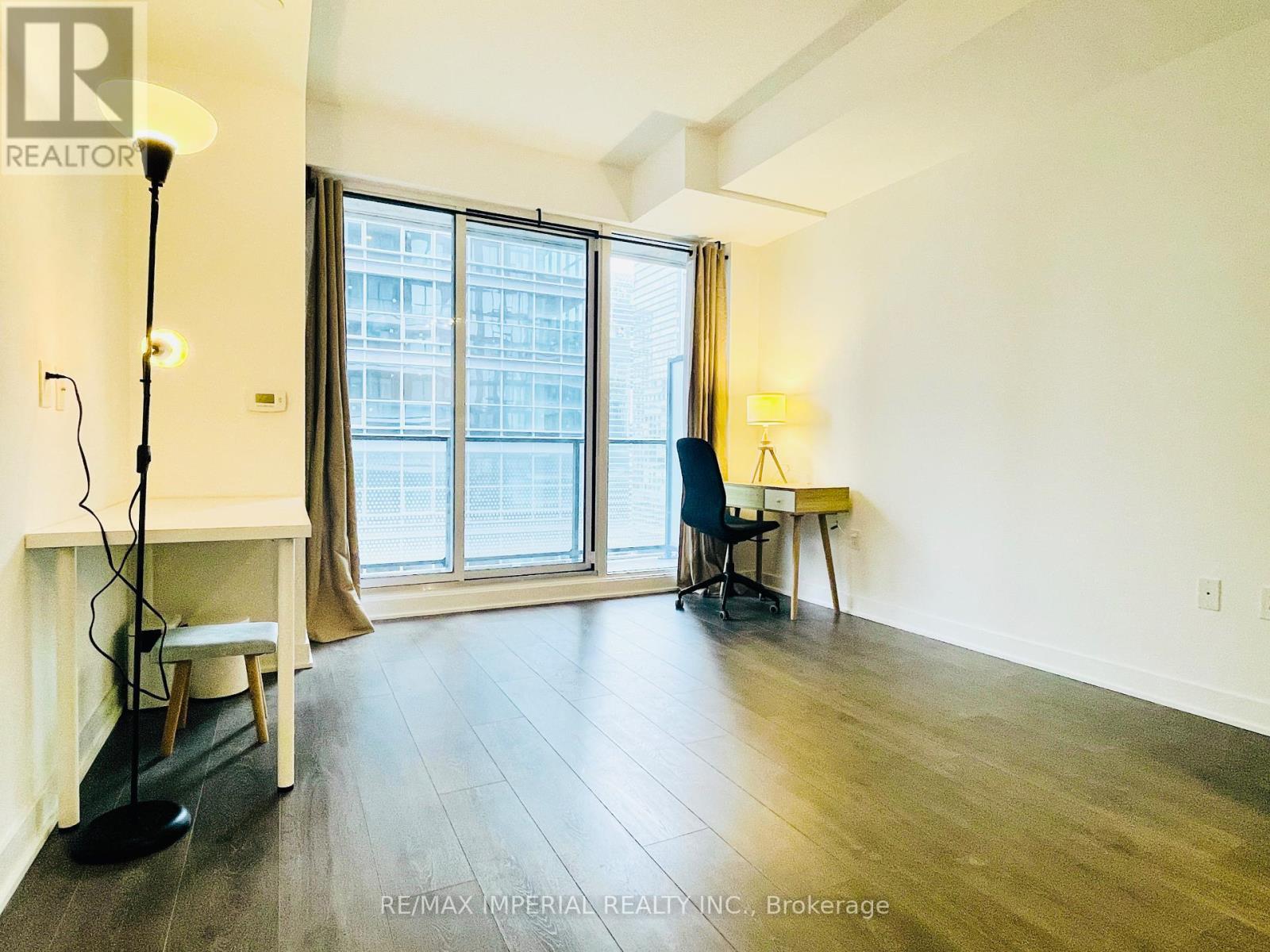 Photo 3 of 3510 125 Blue Jays Way, Toronto ON