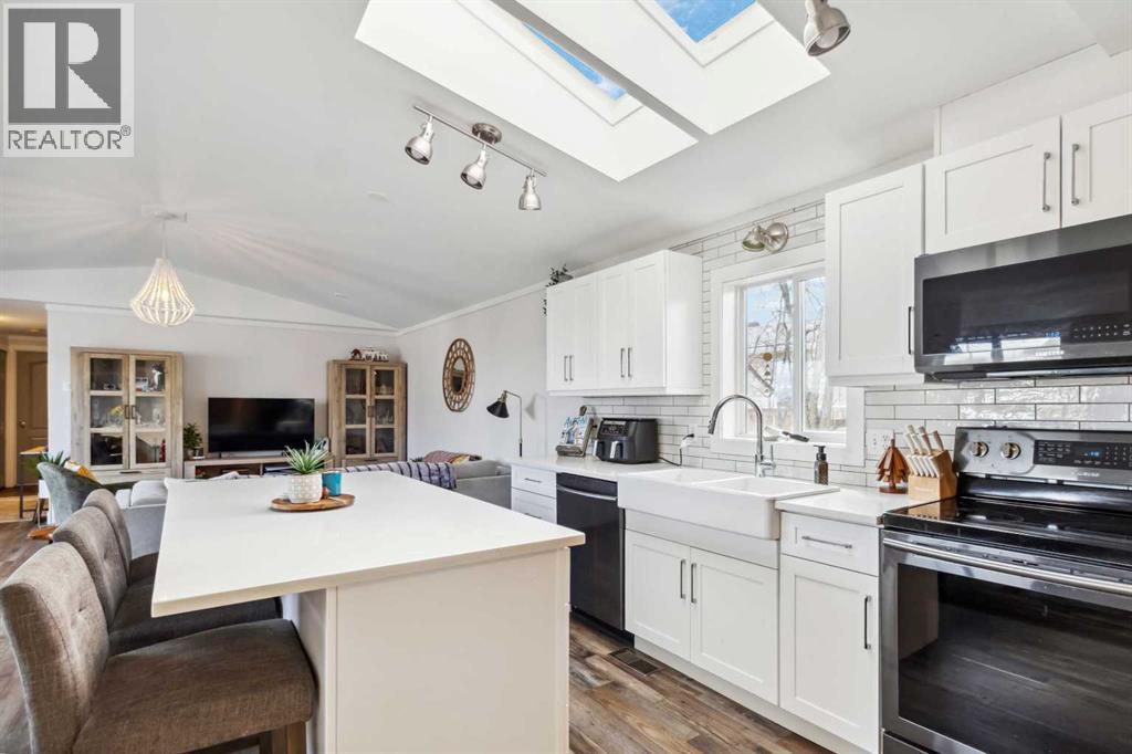 Photo 9 of 540 Mckinlay Crescent, Fort Mcmurray AB