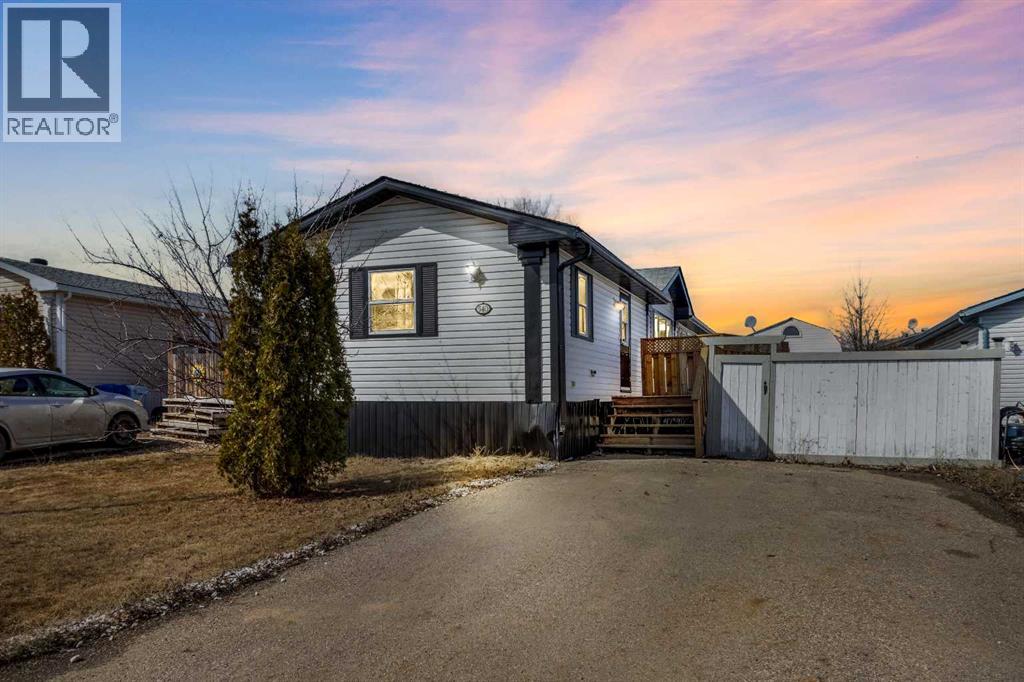 Photo 7 of 540 Mckinlay Crescent, Fort Mcmurray AB