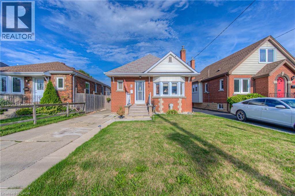 Photo 3 of 14 Barons Avenue S, Hamilton ON