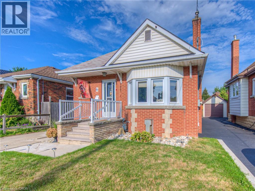 Photo 4 of 14 Barons Avenue S, Hamilton ON