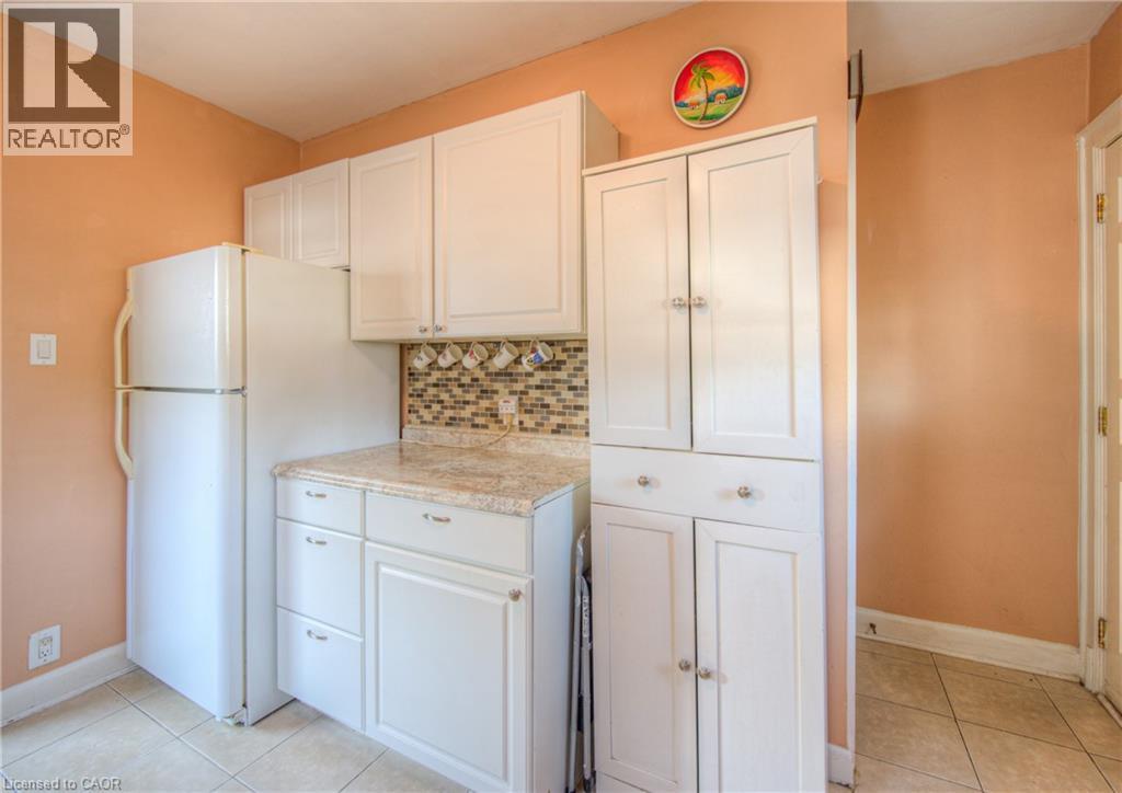 Photo 15 of 14 Barons Avenue S, Hamilton ON