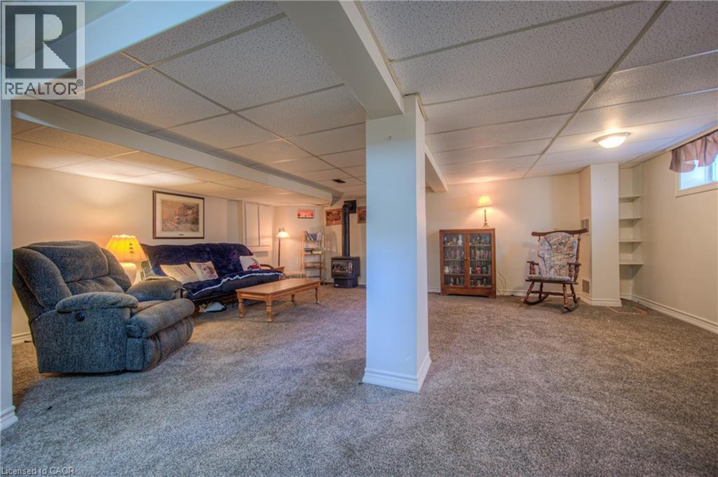Photo 32 of 14 Barons Avenue S, Hamilton ON