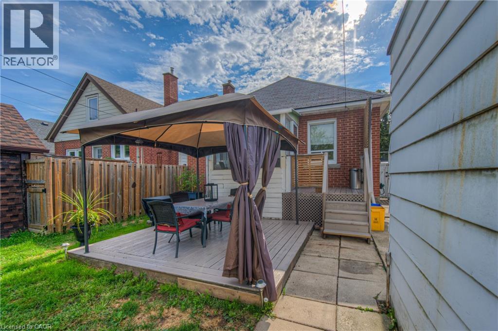 Photo 39 of 14 Barons Avenue S, Hamilton ON