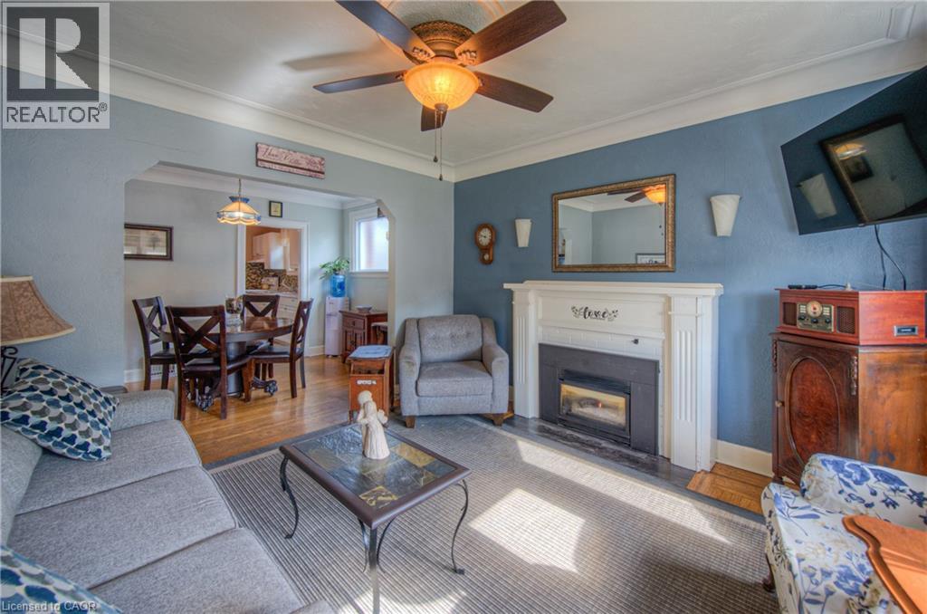 Photo 9 of 14 Barons Avenue S, Hamilton ON