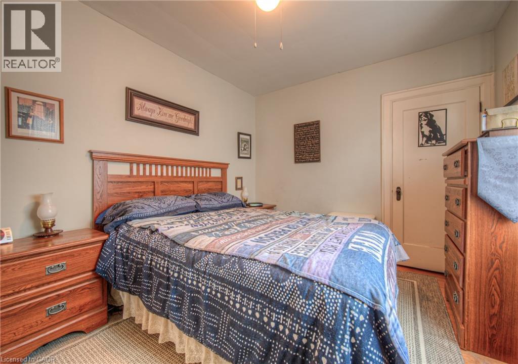 Photo 24 of 14 Barons Avenue S, Hamilton ON