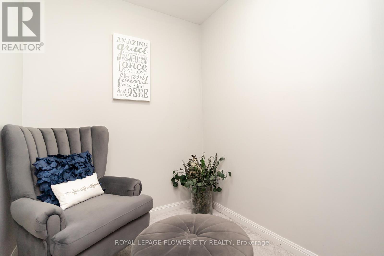 Photo 15 of 115 Vanhorne Close, Brampton ON