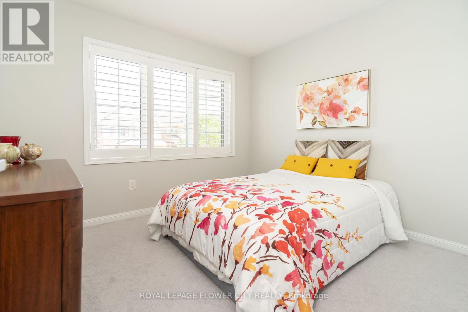 Photo 19 of 115 Vanhorne Close, Brampton ON