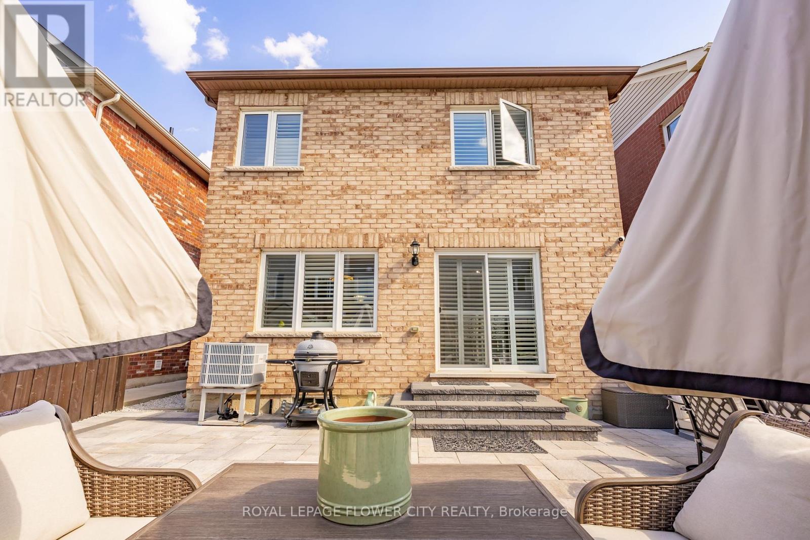Photo 25 of 115 Vanhorne Close, Brampton ON