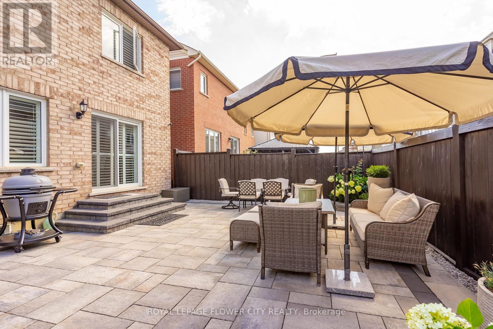 Photo 26 of 115 Vanhorne Close, Brampton ON