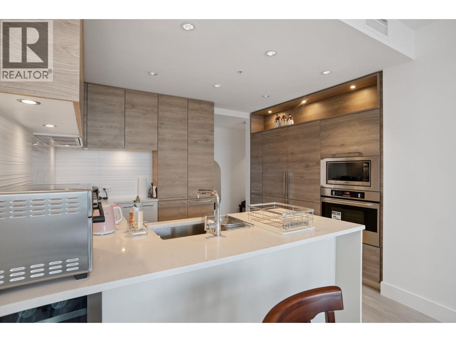 Photo 4 of 1411 7358 Edmonds Street, Burnaby BC