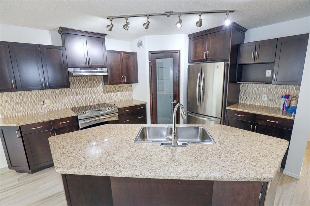 Photo 11 of 12 250 Amber Trail, Winnipeg MB