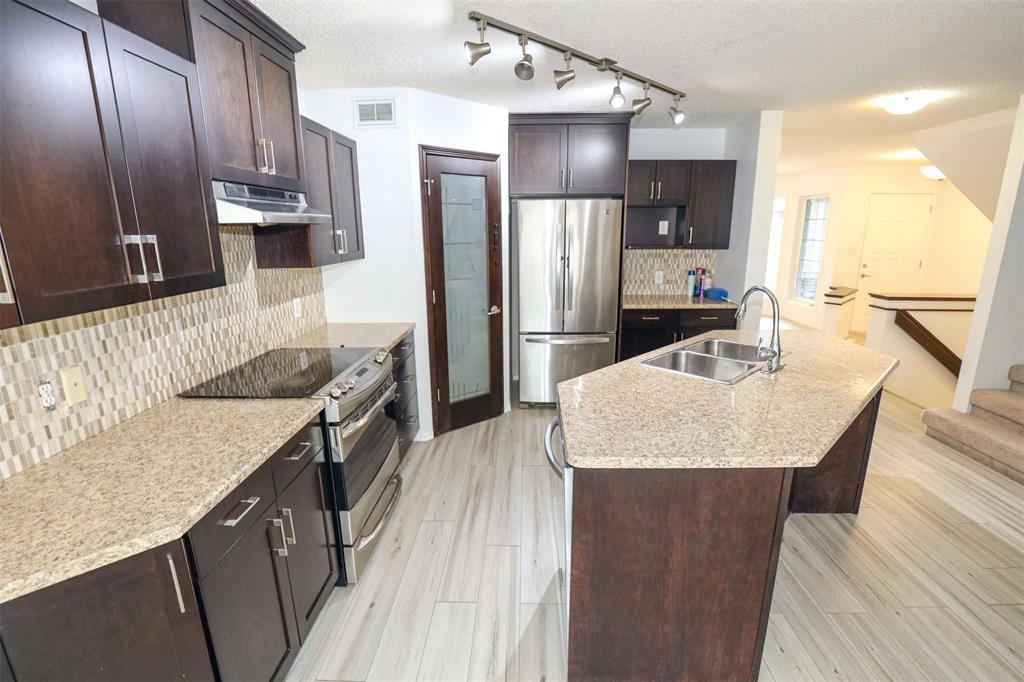 Photo 13 of 12 250 Amber Trail, Winnipeg MB