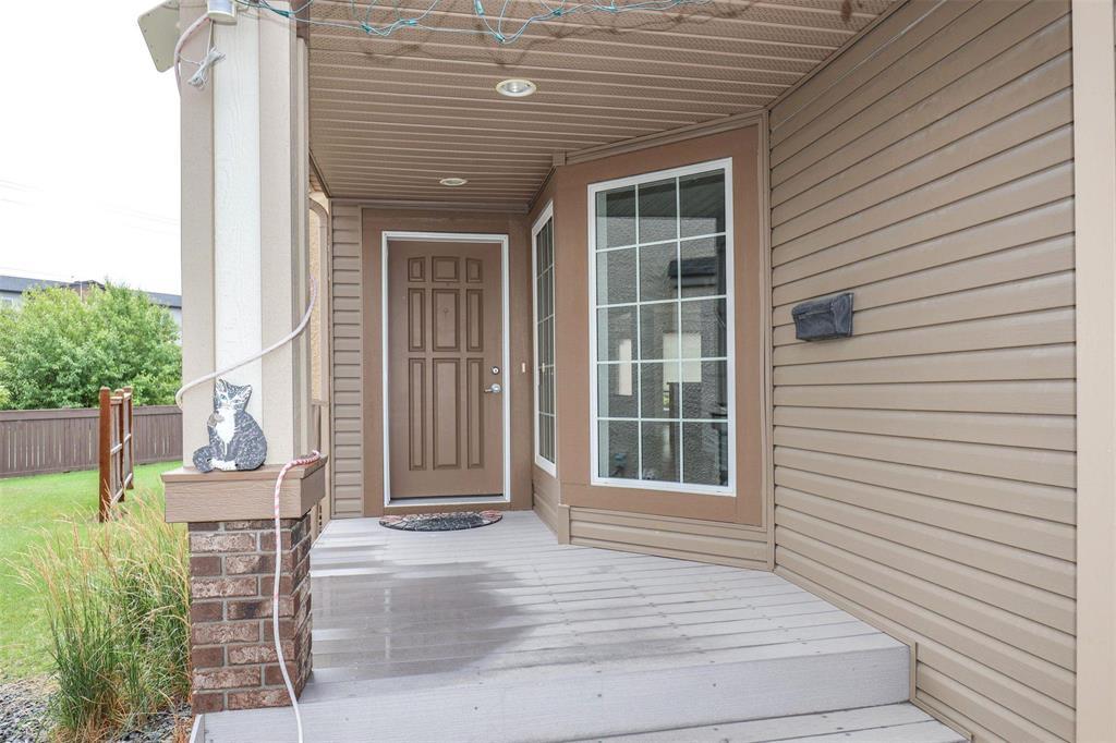 Photo 6 of 12 250 Amber Trail, Winnipeg MB