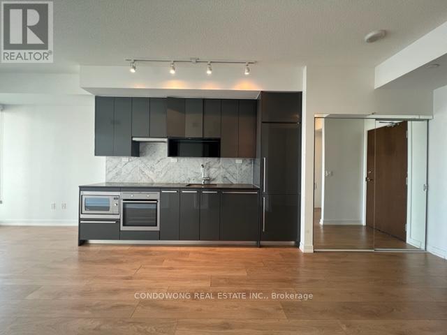 Photo 4 of 709 115 Mcmahon Drive, Toronto ON