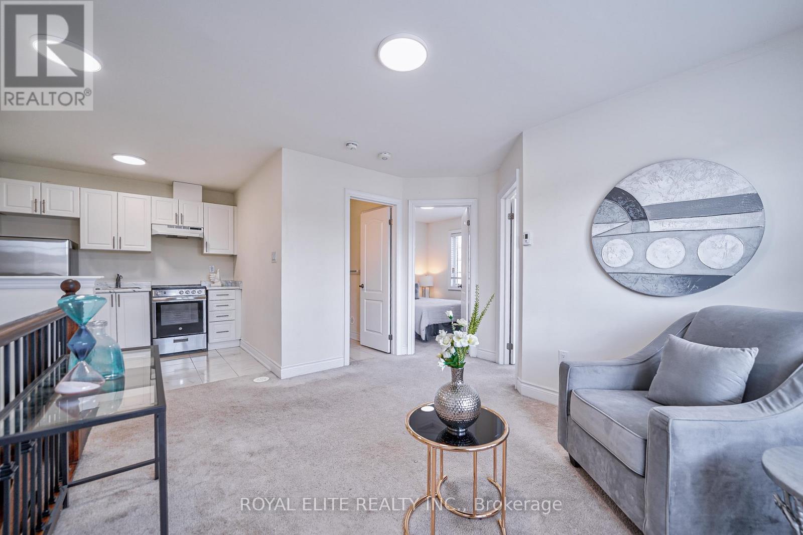 Photo 3 of 2 331 William Forster Road, Markham ON