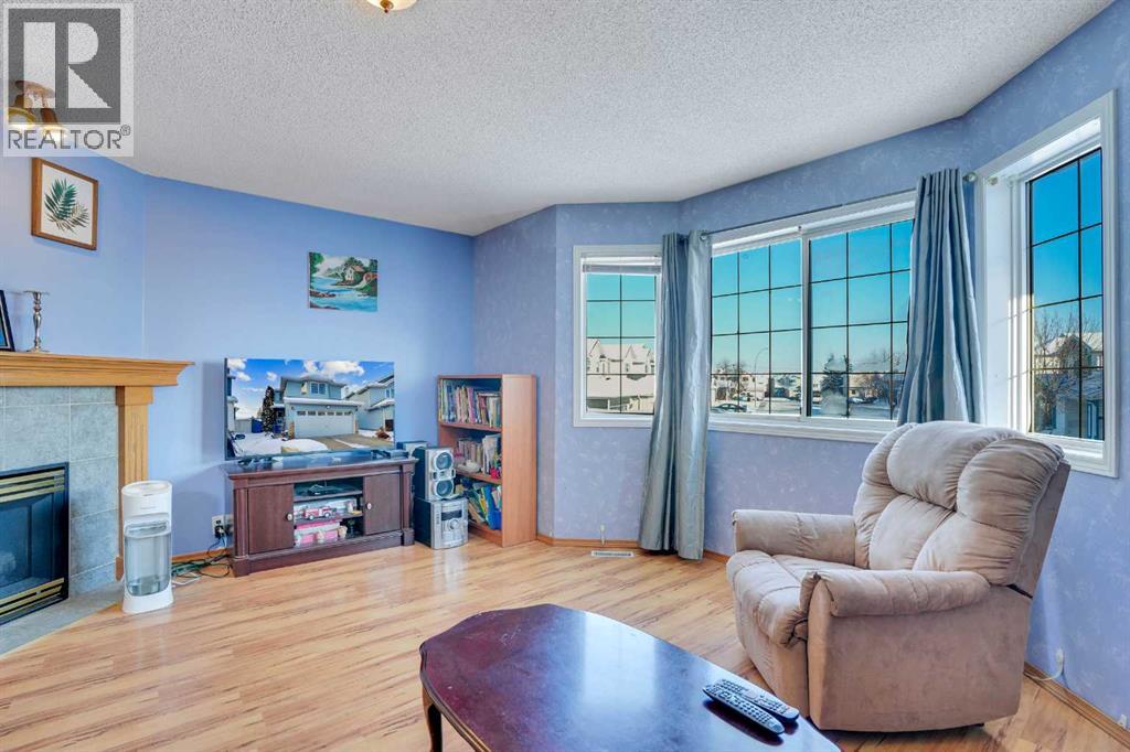 Single Family House for Sale in  Coral Springs Circle NE Coral Springs Calgary 