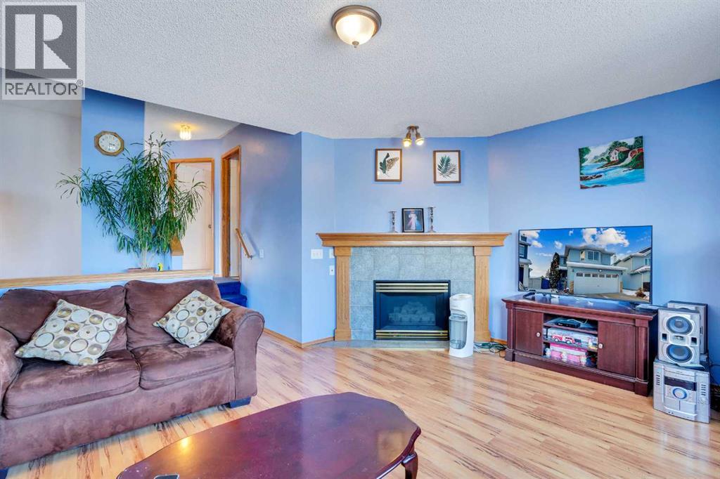 Single Family House for Sale in  Coral Springs Circle NE Coral Springs Calgary 