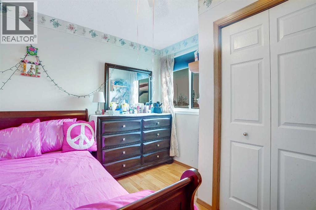 Single Family House for Sale in  Coral Springs Circle NE Coral Springs Calgary 