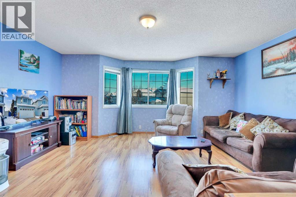 Single Family House for Sale in  Coral Springs Circle NE Coral Springs Calgary 