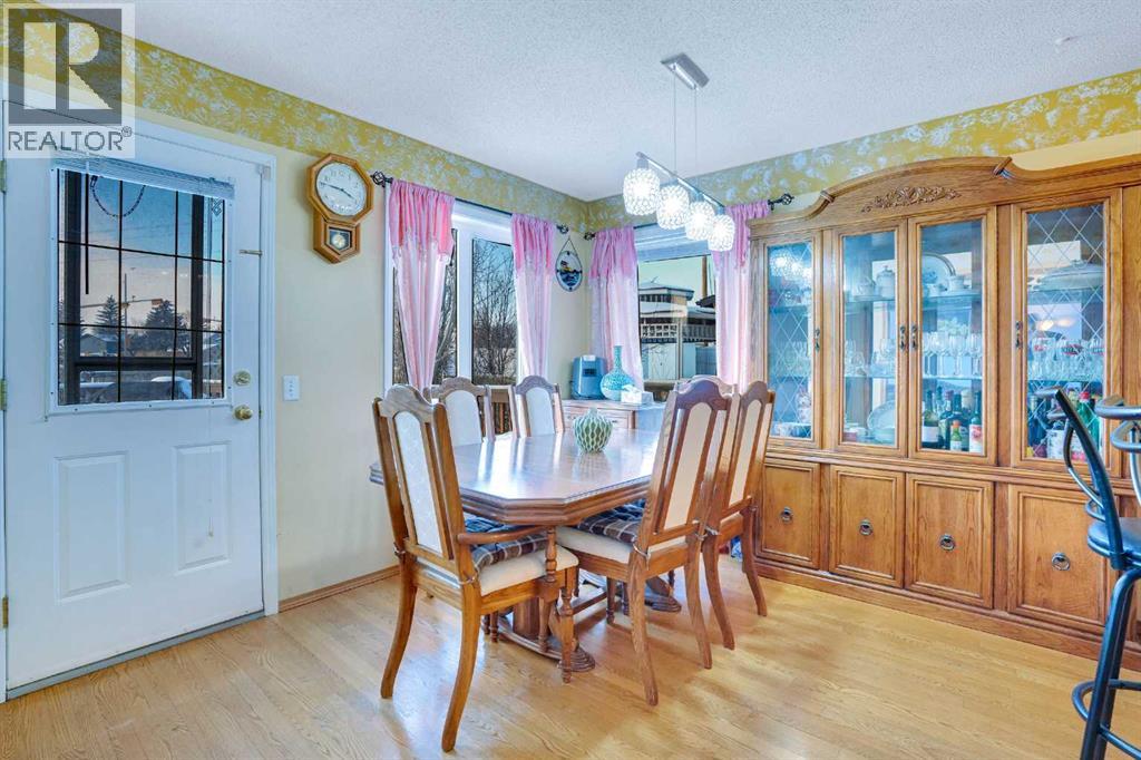 Single Family House for Sale in  Coral Springs Circle NE Coral Springs Calgary 