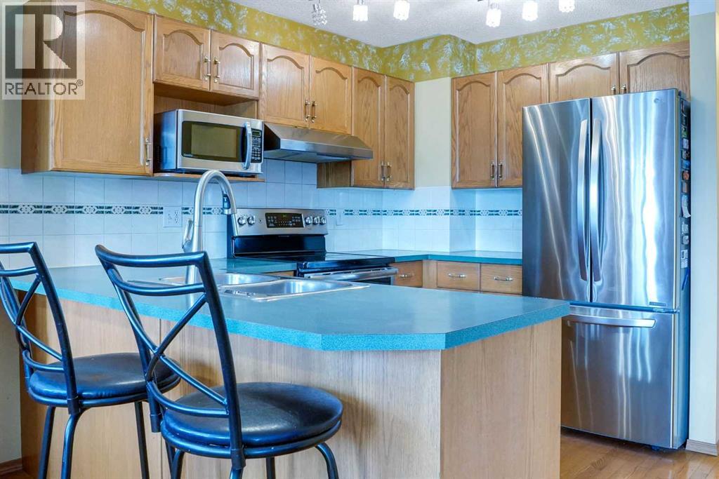 Single Family House for Sale in  Coral Springs Circle NE Coral Springs Calgary 